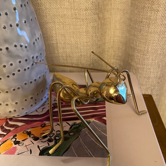 Large Gold Ant. - Picture 2 of 4